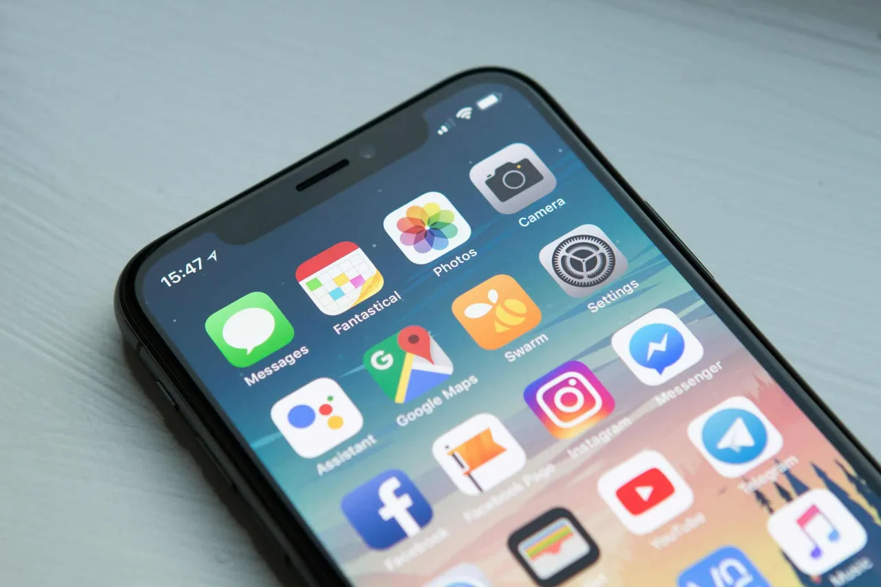Apps pré-instalados e como liberar espaço no iPhone e Android
